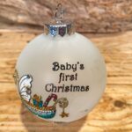 Χριστουγεννιάτικη Μπάλα Γυάλινη Γαλάζιο Καρότσι ''Baby's First Christmas'' 8εκ