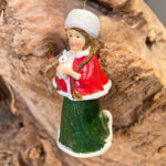 Χριστουγεννιάτικo Στολίδι Κεραμικό Κορίτσι Κόκκινα Πράσινα Ρούχα Λαγουδάκι 10.5εκ
