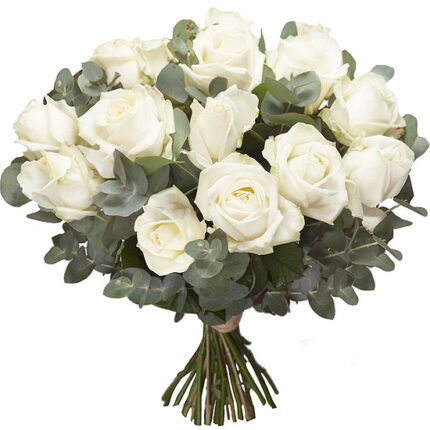 Μπουκέτο Τριαντάφυλλα Λευκά 15τμχ Ευκάλυπτο