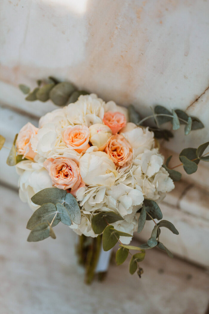 Ρομαντική Ανθοδέσμη Γάμου Λευκά Σομόν Λουλούδια