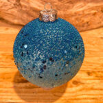 Χριστουγεννιάτικη Μπάλα Γαλάζια Χαντρούλες Γκλίτερ Γυάλινη 10εκ