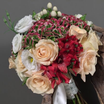 Νυφική Ανθοδέσμη Γάμου Αντικέ Ορτανσία Τριαντάφυλλα Υπέρικουμ Αλστρομέρια