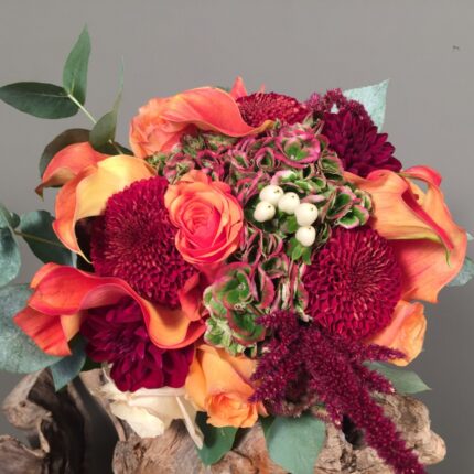 Νυφική Ανθοδέσμη Γάμου Μπορντό Ντάλιες Πορτοκαλί Λουλούδια