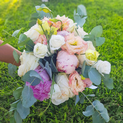 Νυφική Ανθοδέσμη Γάμου Ευκάλυπτο Παιώνιες Τριαντάφυλλα Λυσίανθος