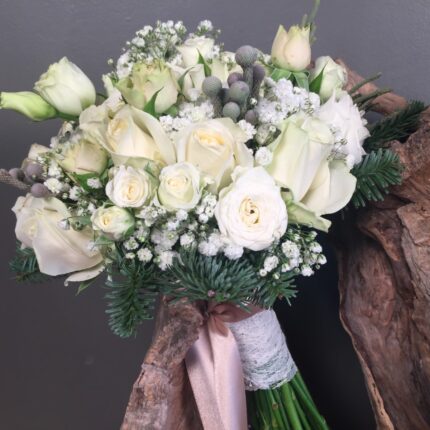 Νυφική Ανθοδέσμη Γάμου Έλατο Τριαντάφυλλα Silver Brunia Safari