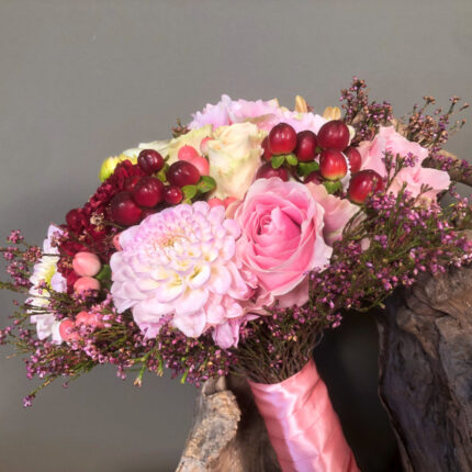Νυφική Ανθοδέσμη Γάμου Ντάλιες Ορτανσία Υπέρικουμ Λιμόνιουμ Τριαντάφυλλα