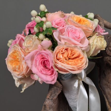 Νυφική Ανθοδέσμη Γάμου Ροζ Τριαντάφυλλα Υπέρικουμ Σομόν David Austin