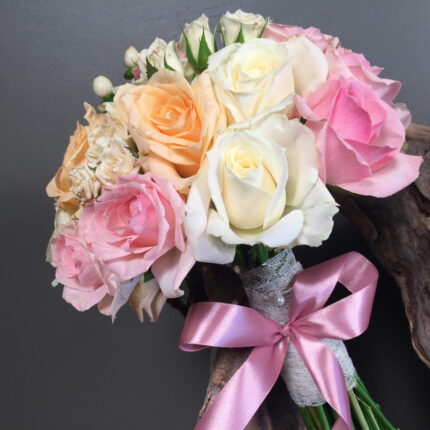 Νυφική Ανθοδέσμη Γάμου Σομόν Ροζ Τριαντάφυλλα Υπέρικουμ