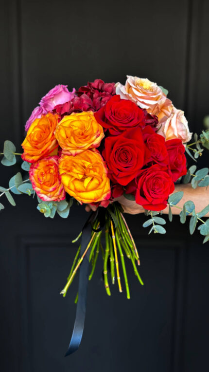 Ανθοδέσμη Τριαντάφυλλα Πολύχρωμα Ορτανσίες & Ευκάλυπτο