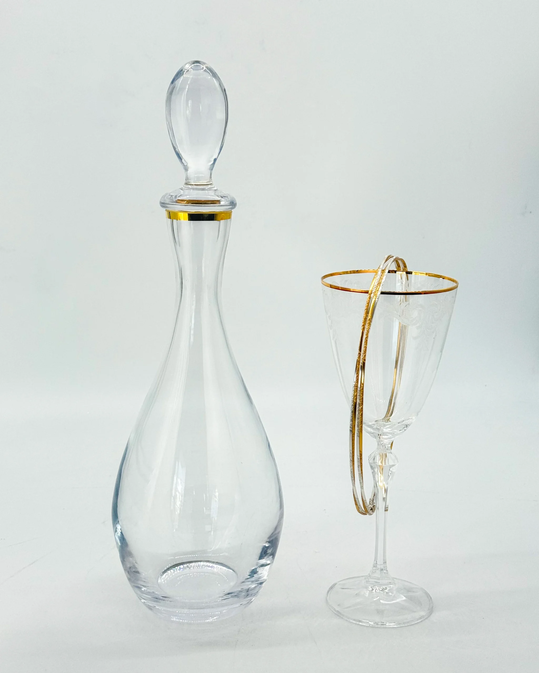 krystallino-set-gamou-me-karafa-potiri-krasiou-chrysi-riga-stefana (2) Κρυστάλλινο Σετ Γάμου Με Καράφα & Ποτήρι Κρασιού Χρυσή Ρίγα & Στέφανα