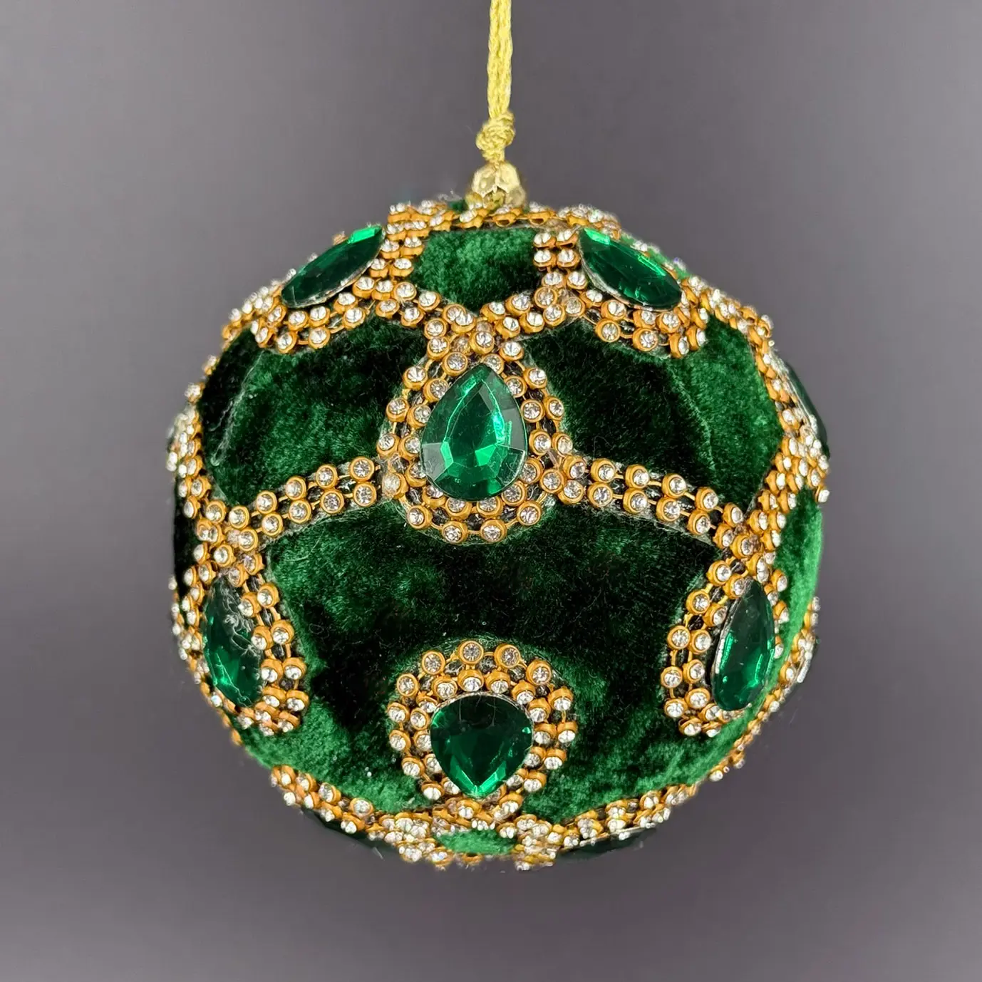 christougenniatiki-bala-prasini-veloudini-diamantia-stras Χριστουγεννιάτικη Μπάλα Πράσινη Βελούδινη Διαμάντια & Στρας 10εκ - Image 1